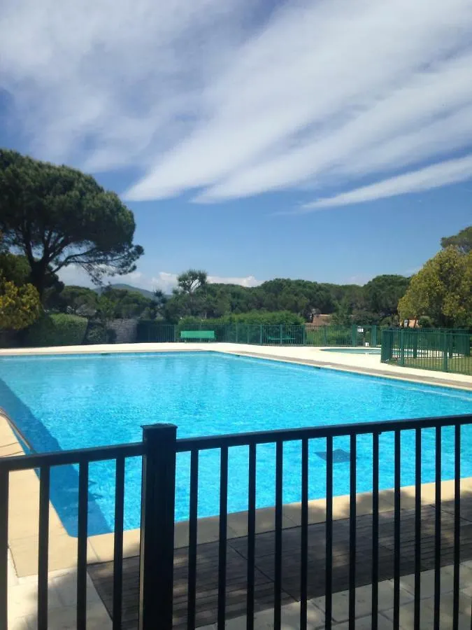 Agreable Studio Proche Sttropez Piscine Et Tennis Gassin 0*,  France